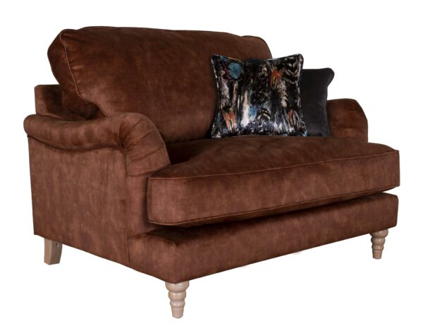 Beatrix-love seat-featured