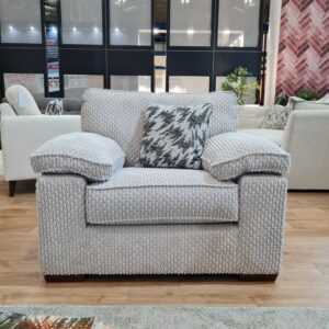 Lara-armchair-featured